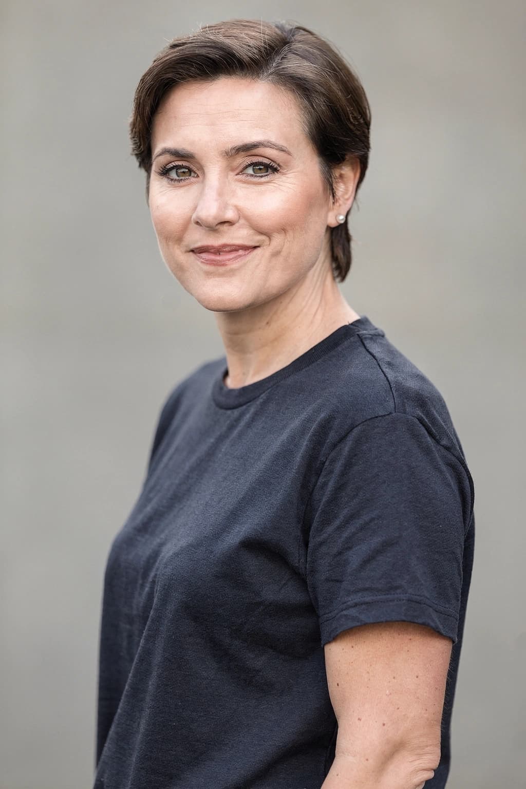 Dramatic profile actor headshot